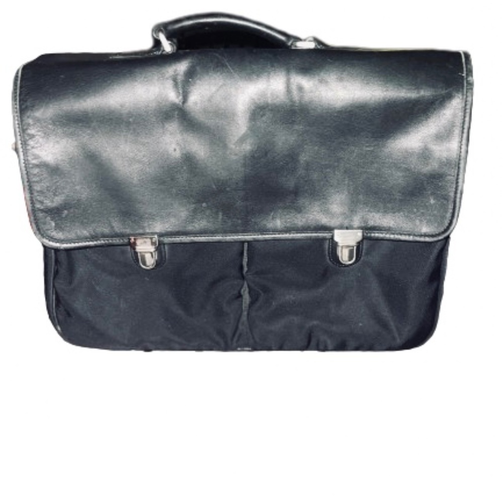 Coach Vintage Leather Black Briefcase/Laptop Bag With Shoulder Strap Or Handles
